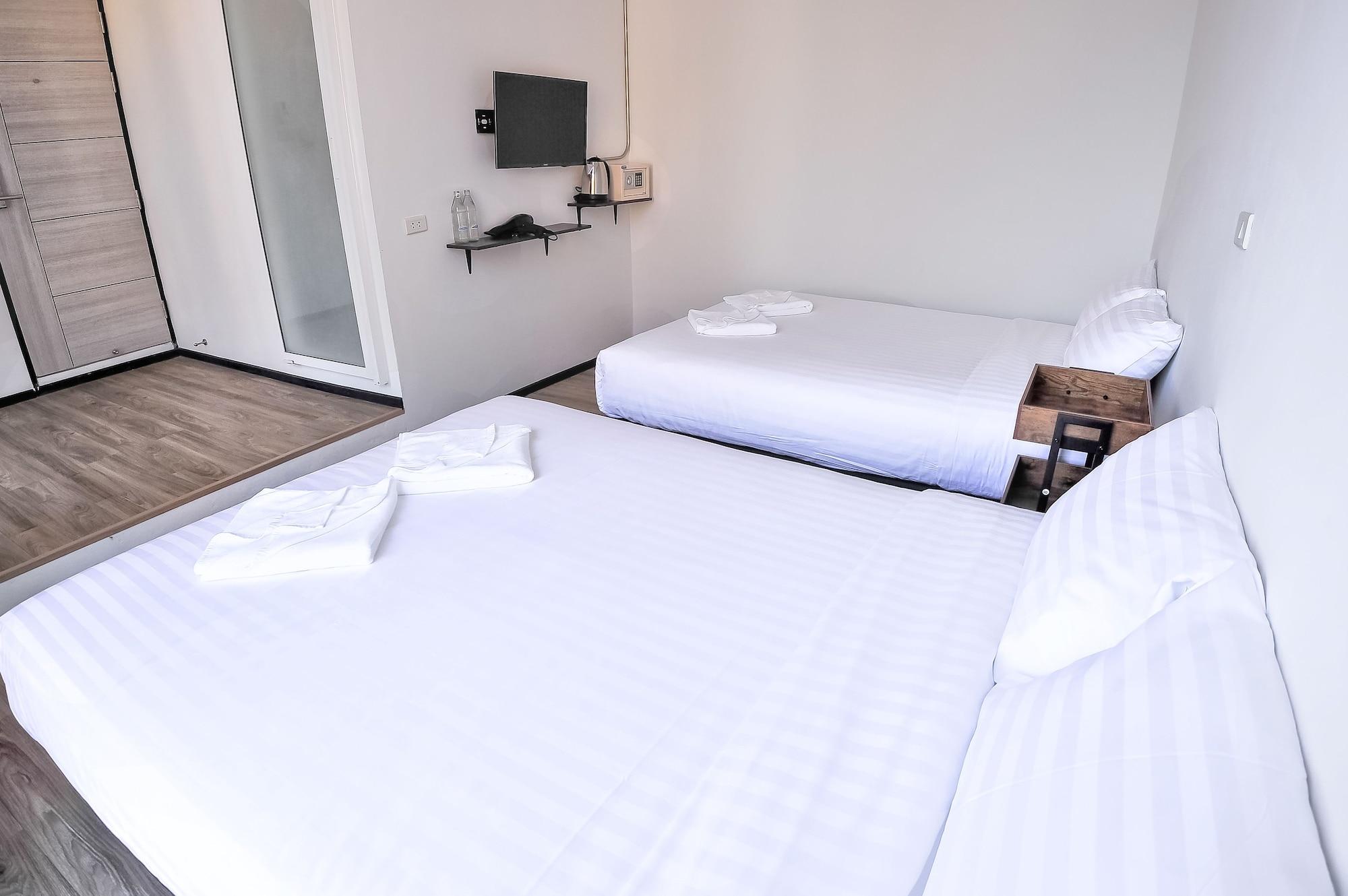 Glur Phuket Patong Beach Exterior photo