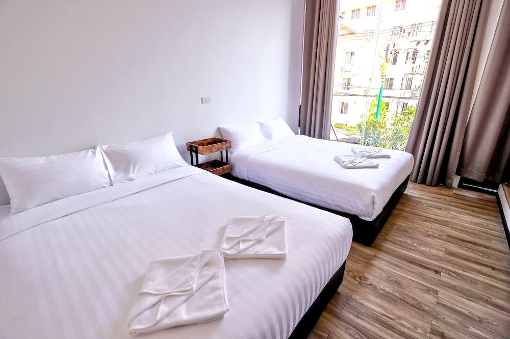Glur Phuket Patong Beach Exterior photo